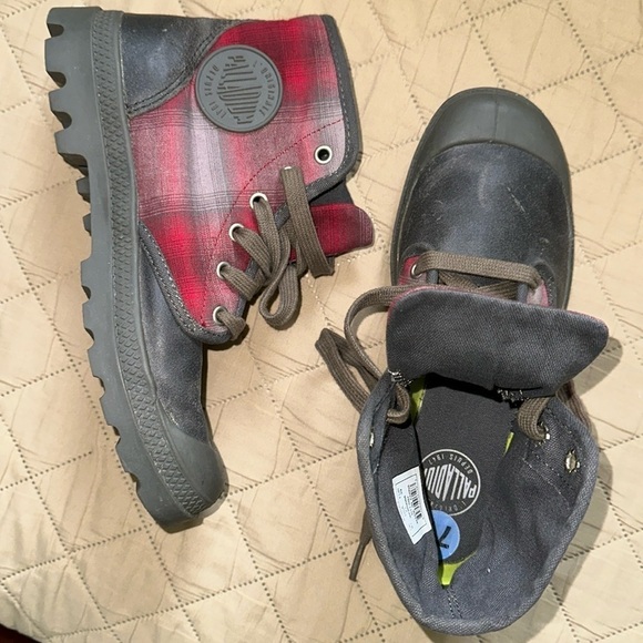 Palladium Baggy Womens Canvas/Leather Plaid High Top Sneaker Charcoal/Red US 7.5 - Picture 4 of 10